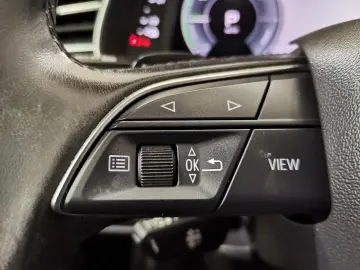 AUDI Q8 3.0 TFSI 55 e quattro PHEV LED Navi Sound RFK