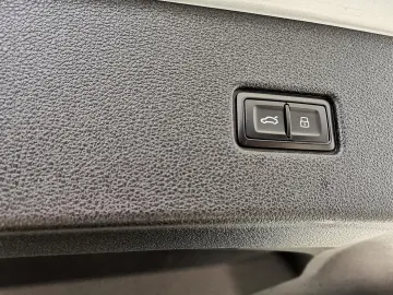 AUDI Q8 3.0 TFSI 55 e quattro PHEV LED Navi Sound RFK