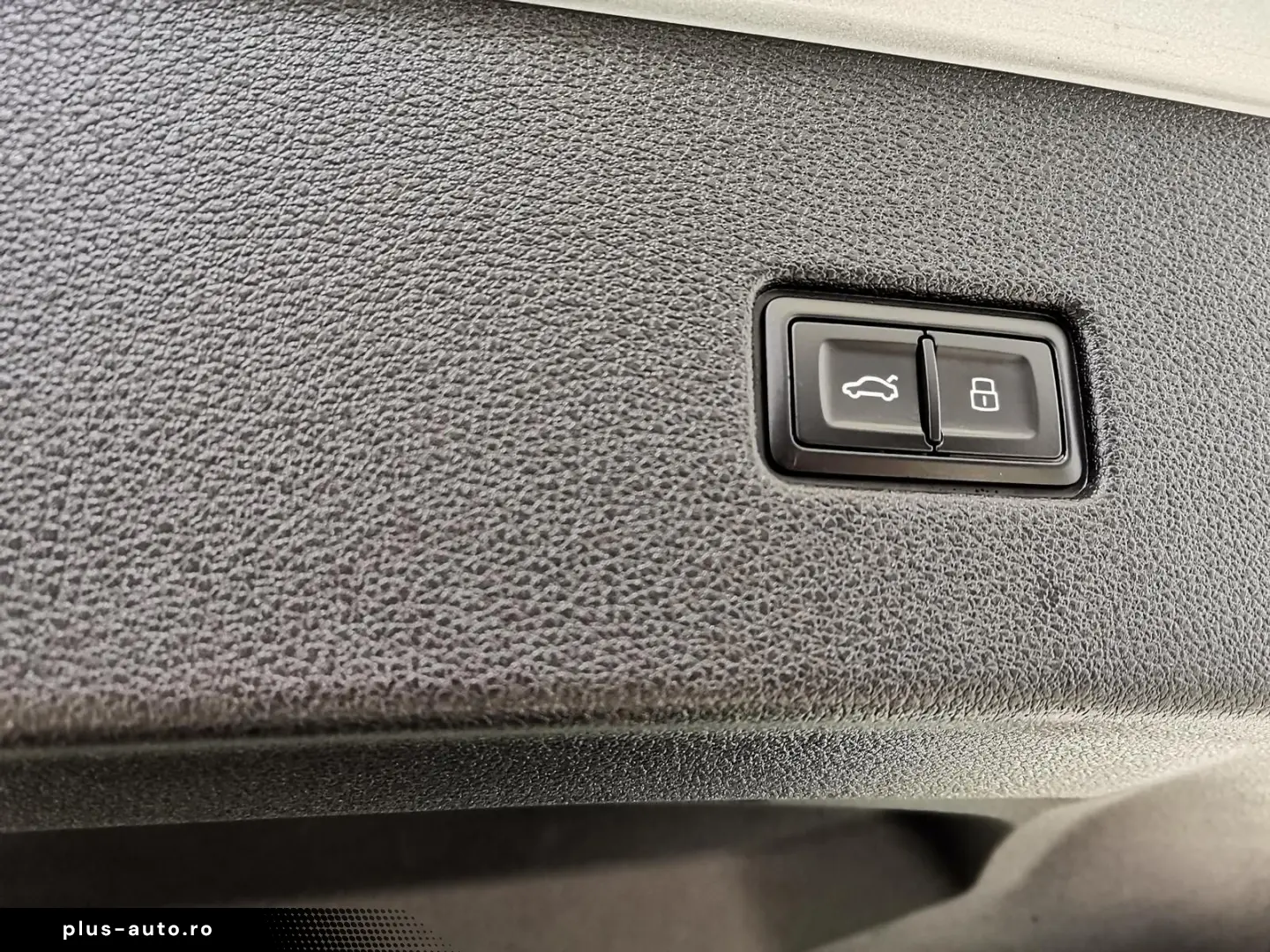 AUDI Q8 3.0 TFSI 55 e quattro PHEV LED Navi Sound RFK
