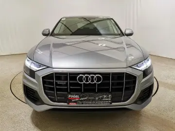 AUDI Q8 3.0 TFSI 55 e quattro PHEV LED Navi Sound RFK