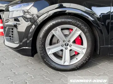 AUDI Q8 SUV 55 3.0 TFSI e quattro RFK ACC LEDER Navi