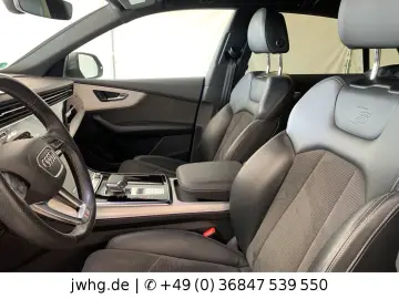 AUDI Q8 55TFSI Quattro S-Line ACC VCockp HUD Memo 21