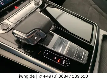 AUDI Q8 55TFSI Quattro S-Line ACC VCockp HUD Memo 21