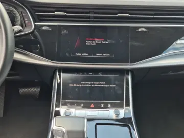 AUDI Q8 55 TFSI qu tip Air LED Virtual Navi  Leder 36