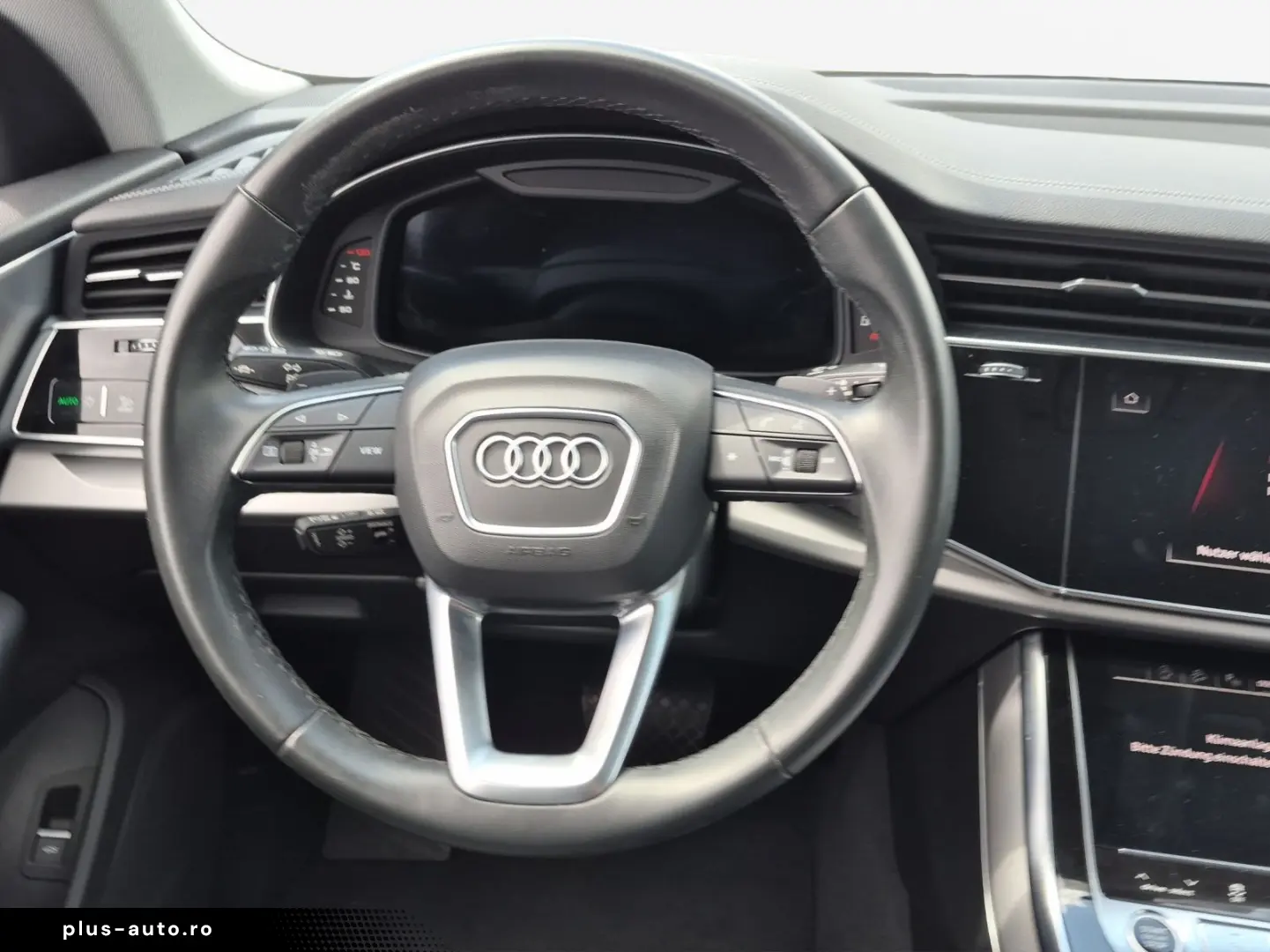 AUDI Q8 55 TFSI qu tip Air LED Virtual Navi  Leder 36