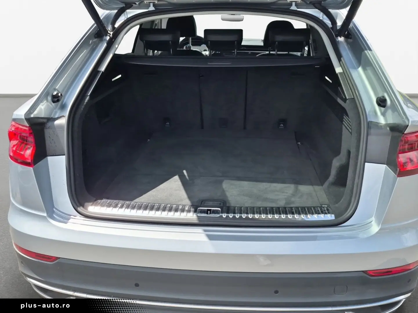 AUDI Q8 55 TFSI qu tip Air LED Virtual Navi  Leder 36