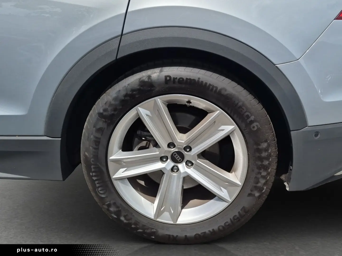 AUDI Q8 55 TFSI qu tip Air LED Virtual Navi  Leder 36