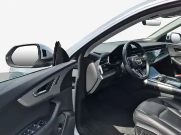 AUDI Q8 55 TFSI qu tip Air LED Virtual Navi  Leder 36