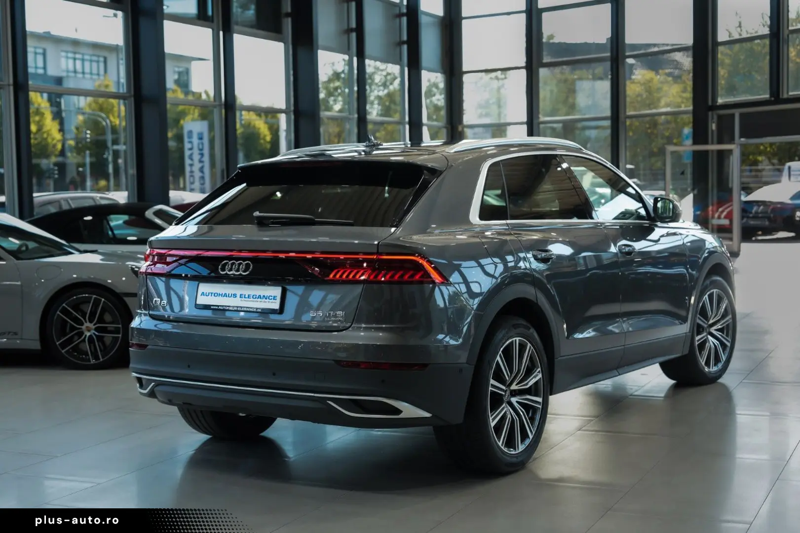 AUDI Q8 55 TFSI quattro S-LINE HEAD-UP SOFT-CLOSE R21