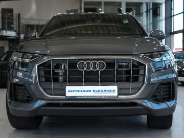AUDI Q8 55 TFSI quattro S-LINE HEAD-UP SOFT-CLOSE R21