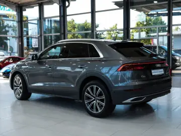 AUDI Q8 55 TFSI quattro S-LINE HEAD-UP SOFT-CLOSE R21