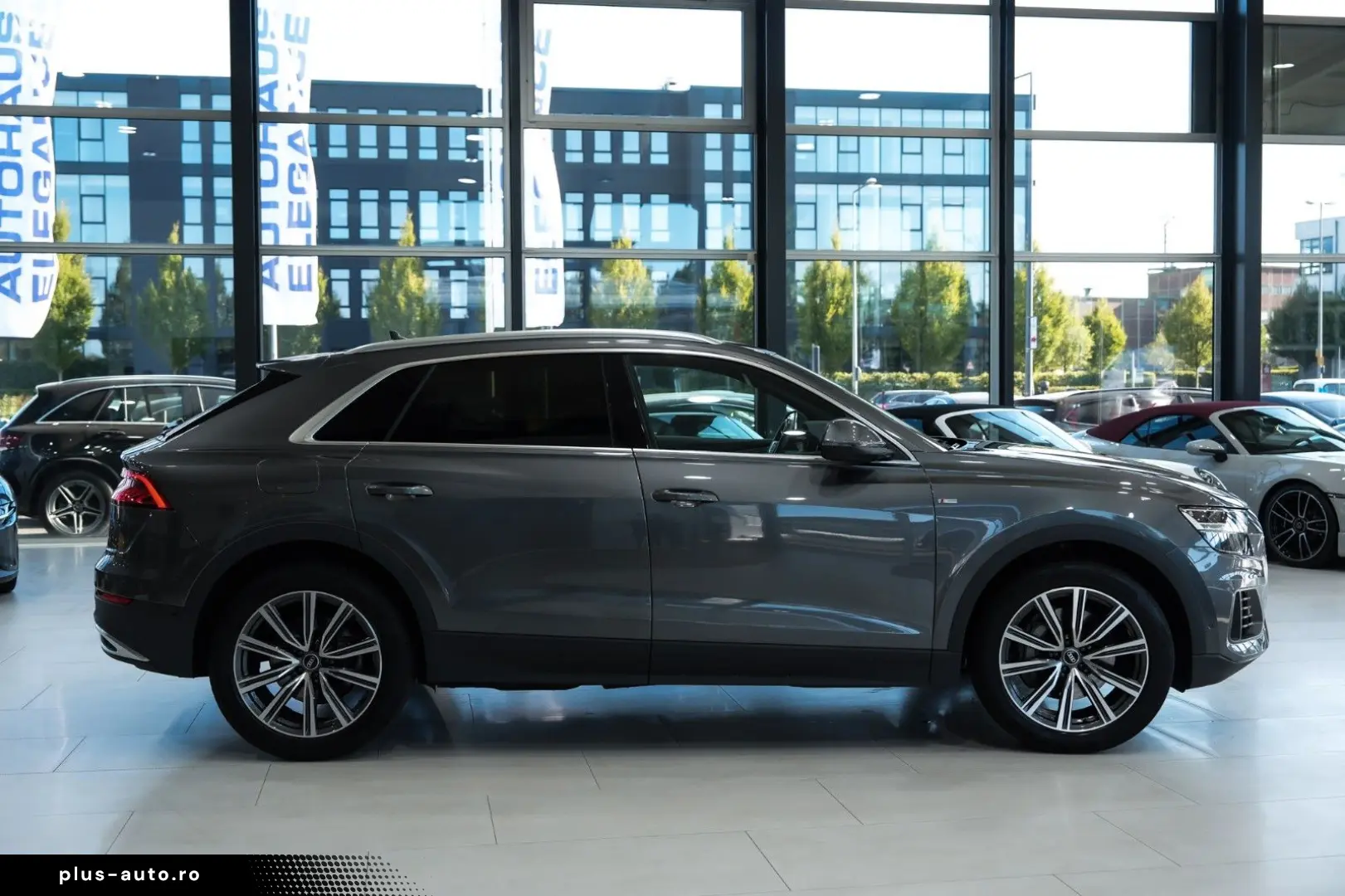 AUDI Q8 55 TFSI quattro S-LINE HEAD-UP SOFT-CLOSE R21
