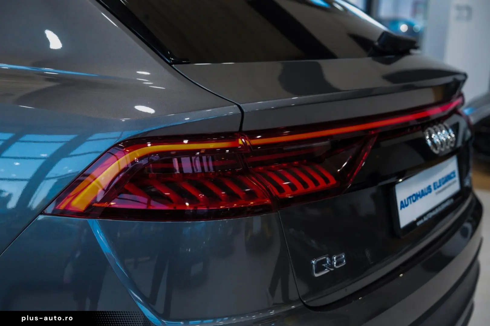 AUDI Q8 55 TFSI quattro S-LINE HEAD-UP SOFT-CLOSE R21