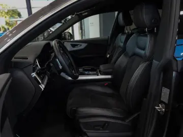 AUDI Q8 55 TFSI quattro S-LINE HEAD-UP SOFT-CLOSE R21