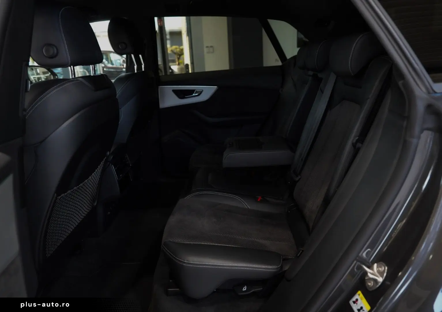 AUDI Q8 55 TFSI quattro S-LINE HEAD-UP SOFT-CLOSE R21