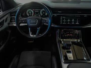 AUDI Q8 55 TFSI quattro S-LINE HEAD-UP SOFT-CLOSE R21