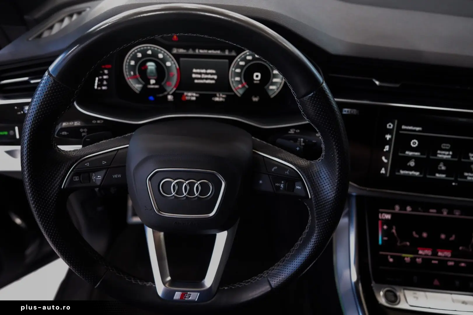 AUDI Q8 55 TFSI quattro S-LINE HEAD-UP SOFT-CLOSE R21
