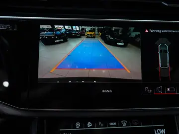 AUDI Q8 55 TFSI quattro S-LINE HEAD-UP SOFT-CLOSE R21