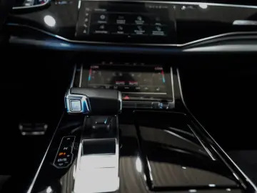 AUDI Q8 55 TFSI quattro S-LINE HEAD-UP SOFT-CLOSE R21