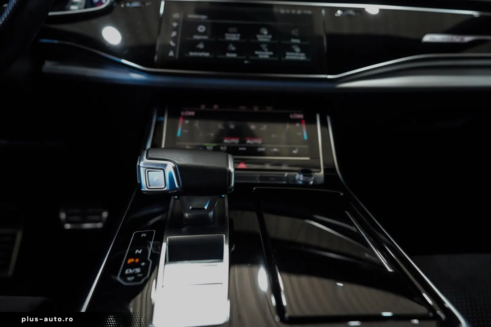 AUDI Q8 55 TFSI quattro S-LINE HEAD-UP SOFT-CLOSE R21