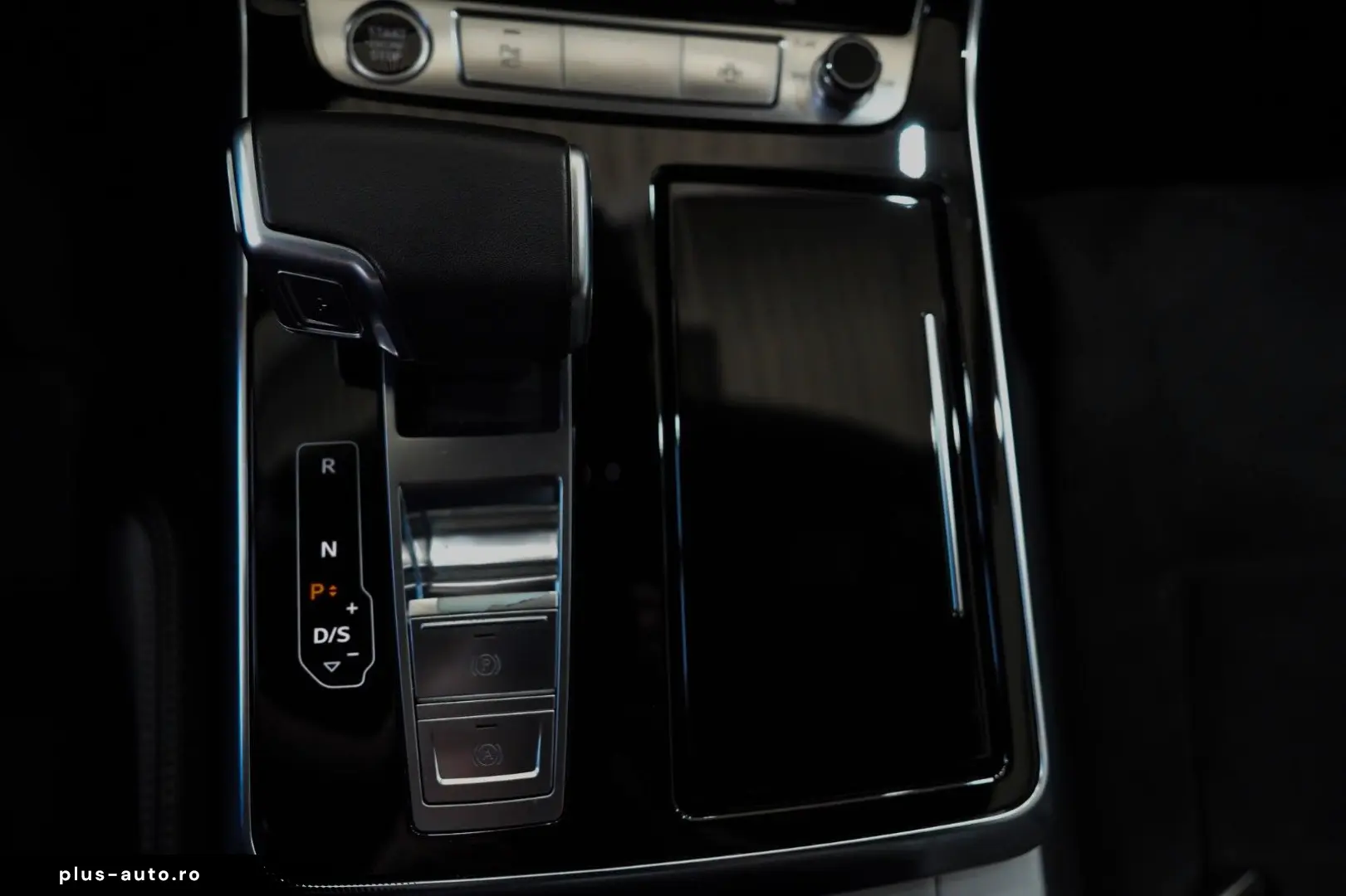 AUDI Q8 55 TFSI quattro S-LINE HEAD-UP SOFT-CLOSE R21