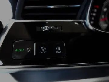AUDI Q8 55 TFSI quattro S-LINE HEAD-UP SOFT-CLOSE R21