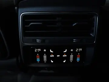 AUDI Q8 55 TFSI quattro S-LINE HEAD-UP SOFT-CLOSE R21