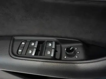AUDI Q8 55 TFSI quattro S-LINE HEAD-UP SOFT-CLOSE R21