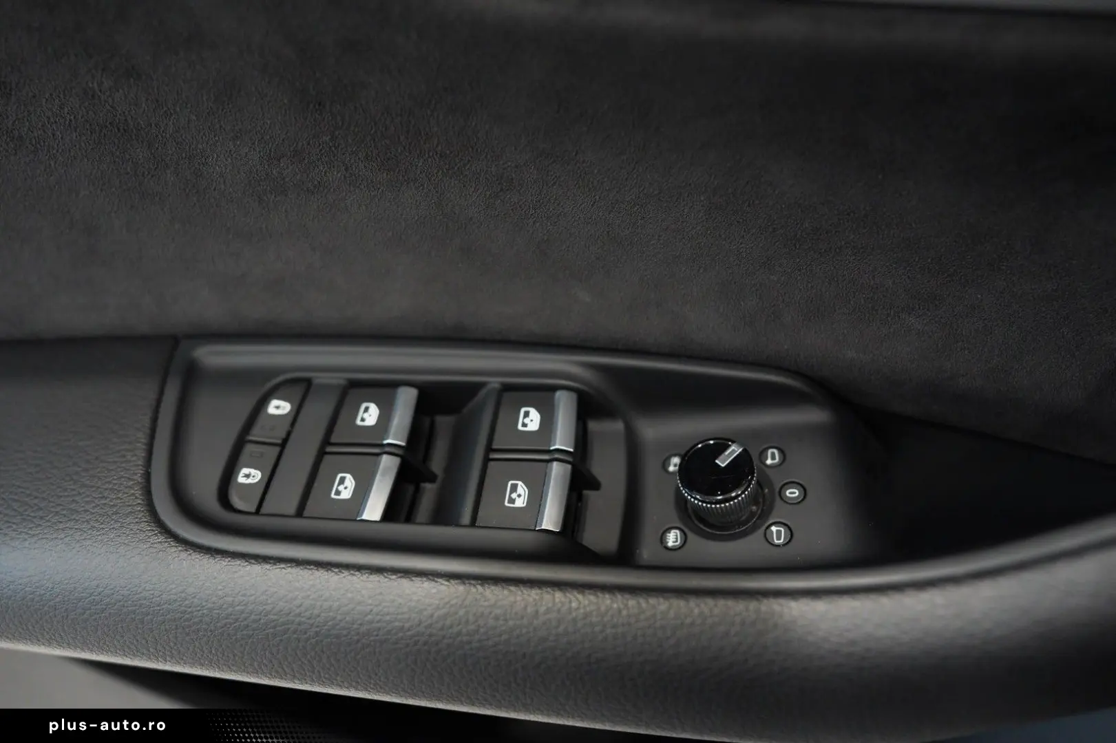 AUDI Q8 55 TFSI quattro S-LINE HEAD-UP SOFT-CLOSE R21