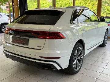 AUDI Q8 55 TFSI e quattro  S-LINE B&O HUD RS-SITZE