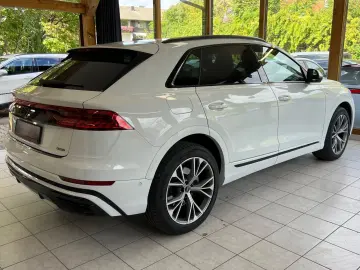AUDI Q8 55 TFSI e quattro  S-LINE B&O HUD RS-SITZE