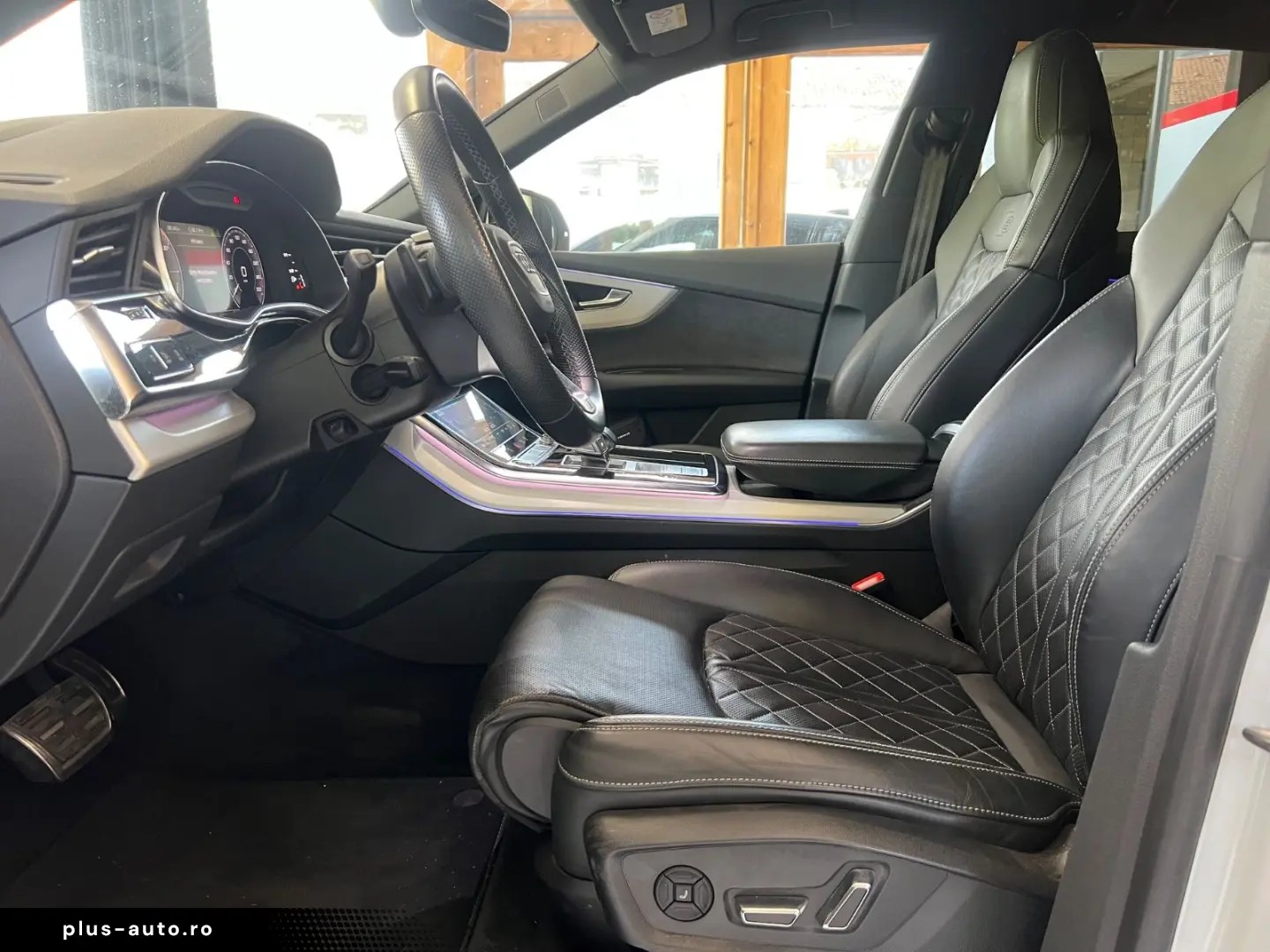 AUDI Q8 55 TFSI e quattro  S-LINE B&O HUD RS-SITZE