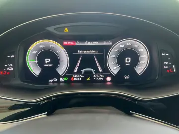 AUDI Q8 55 TFSI e quattro  S-LINE B&O HUD RS-SITZE