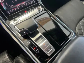 AUDI Q8 55 TFSI e quattro  S-LINE B&O HUD RS-SITZE