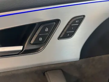 AUDI Q8 55 TFSI e quattro  S-LINE B&O HUD RS-SITZE