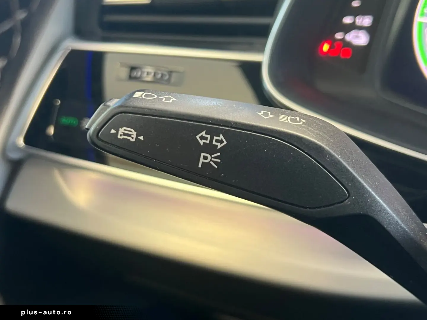 AUDI Q8 55 TFSI e quattro  S-LINE B&O HUD RS-SITZE