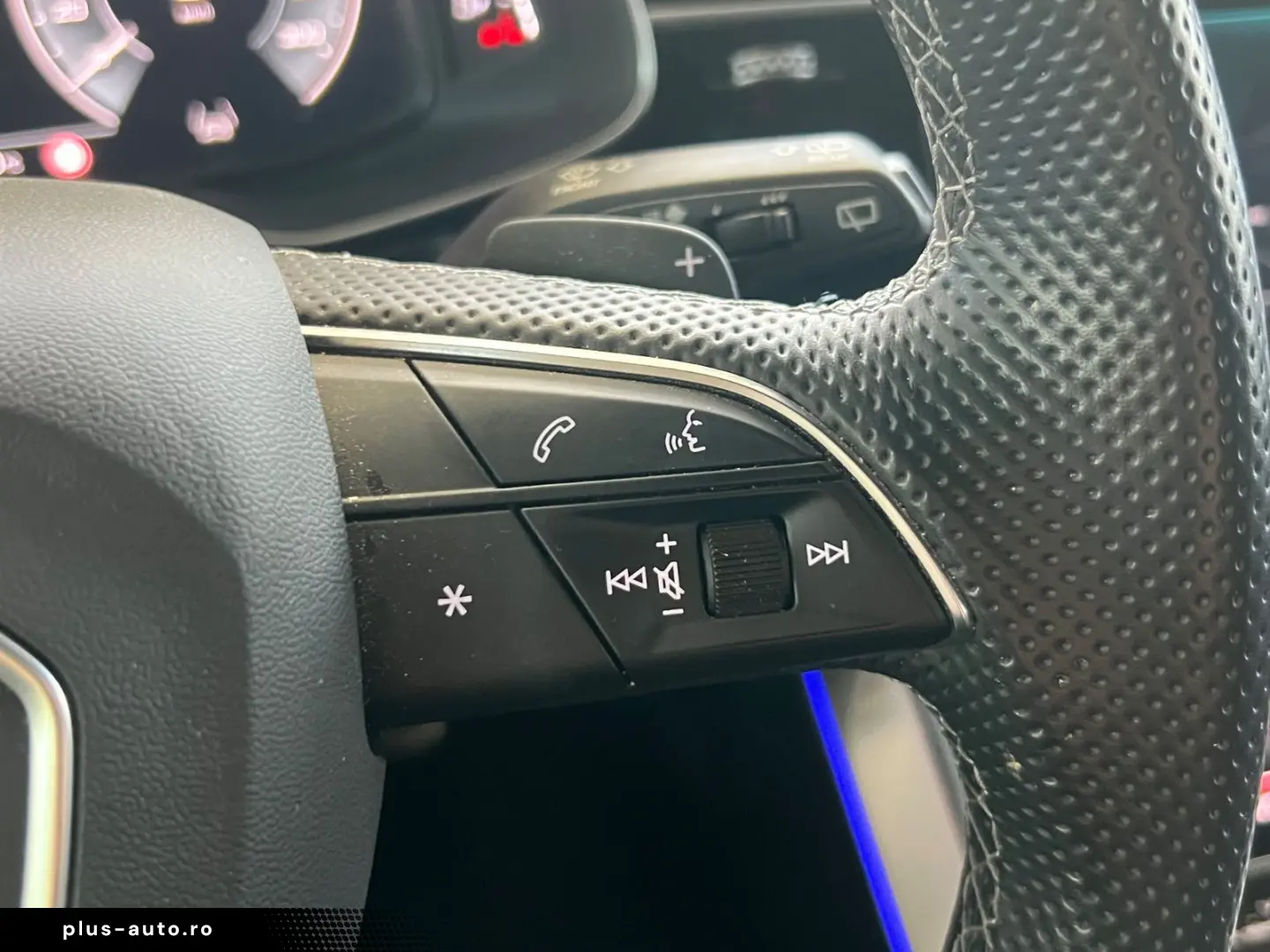 AUDI Q8 55 TFSI e quattro  S-LINE B&O HUD RS-SITZE