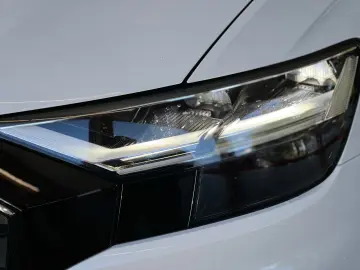 AUDI Q8 55 TFSI e quattro  S-LINE B&O HUD RS-SITZE