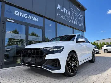 AUDI Q8 S-Line 50 TDI quattro TDI AHK LUFT 22-ZOLL