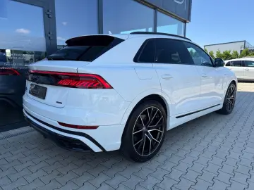 AUDI Q8 S-Line 50 TDI quattro TDI AHK LUFT 22-ZOLL