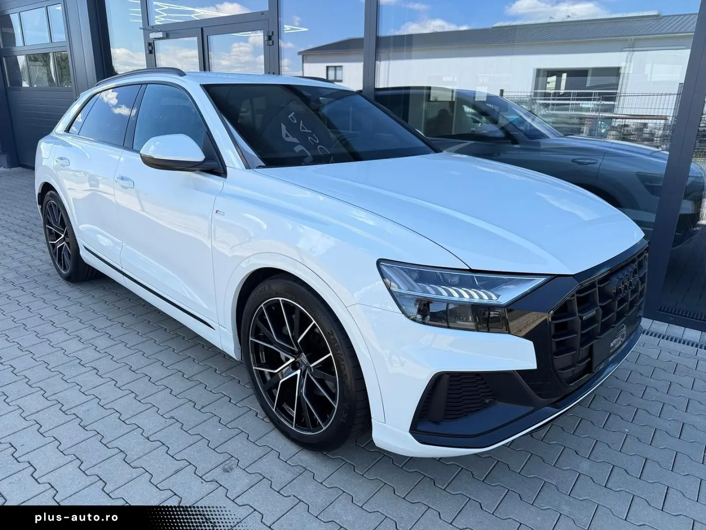 AUDI Q8 S-Line 50 TDI quattro TDI AHK LUFT 22-ZOLL