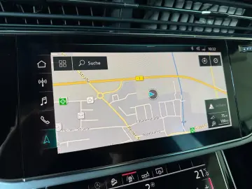 AUDI Q8 S-Line 50 TDI quattro TDI AHK LUFT 22-ZOLL