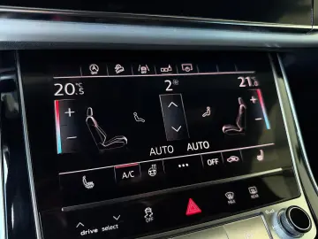 AUDI Q8 S-Line 50 TDI quattro TDI AHK LUFT 22-ZOLL