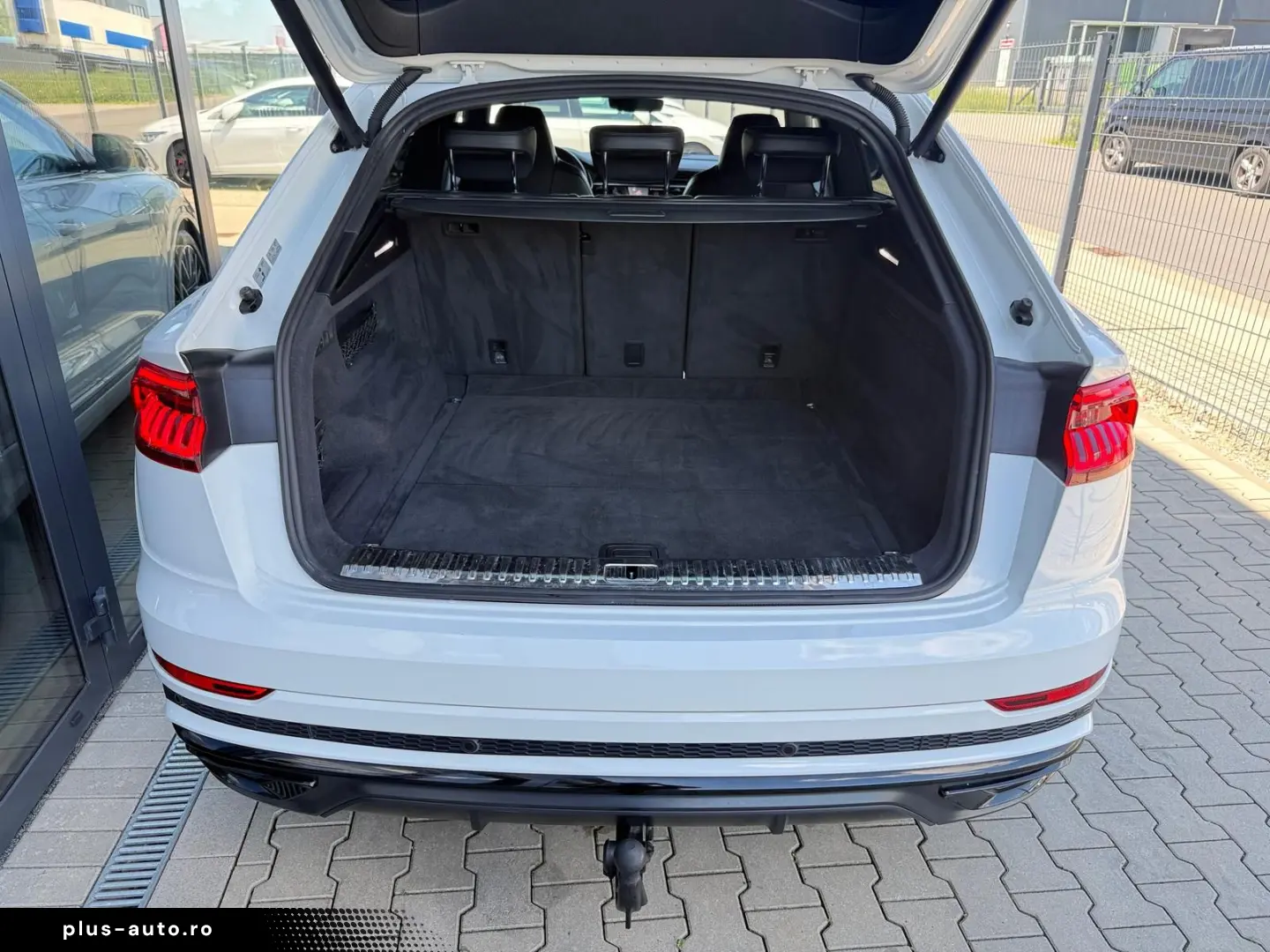 AUDI Q8 S-Line 50 TDI quattro TDI AHK LUFT 22-ZOLL