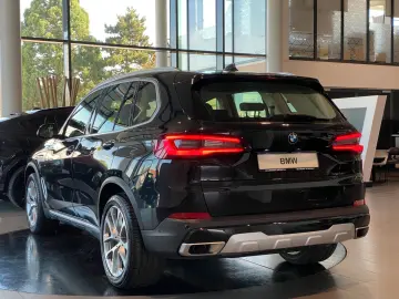 BMW X5 xDrive xLine CockpitProf Sthz Pano Leder