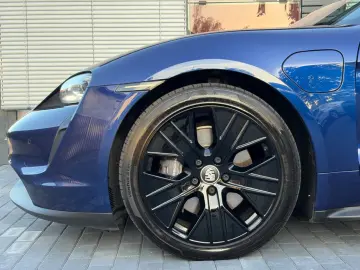 PORSCHE Taycan MEMORY PANORAMADACH 360 K NAVI ACC