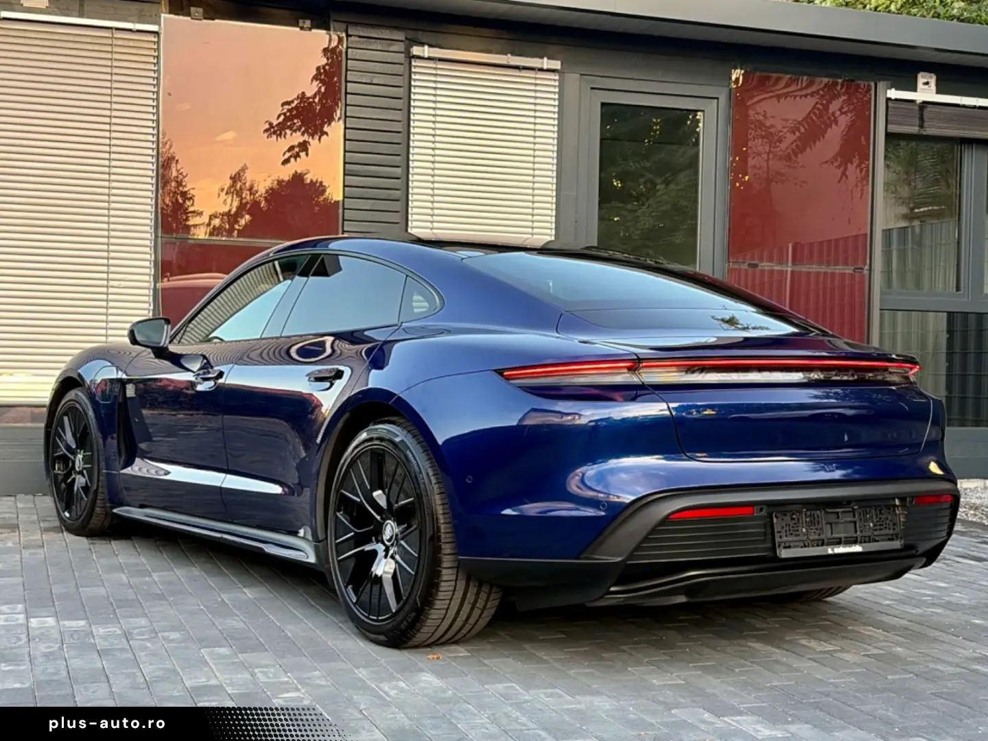 PORSCHE Taycan MEMORY PANORAMADACH 360 K NAVI ACC