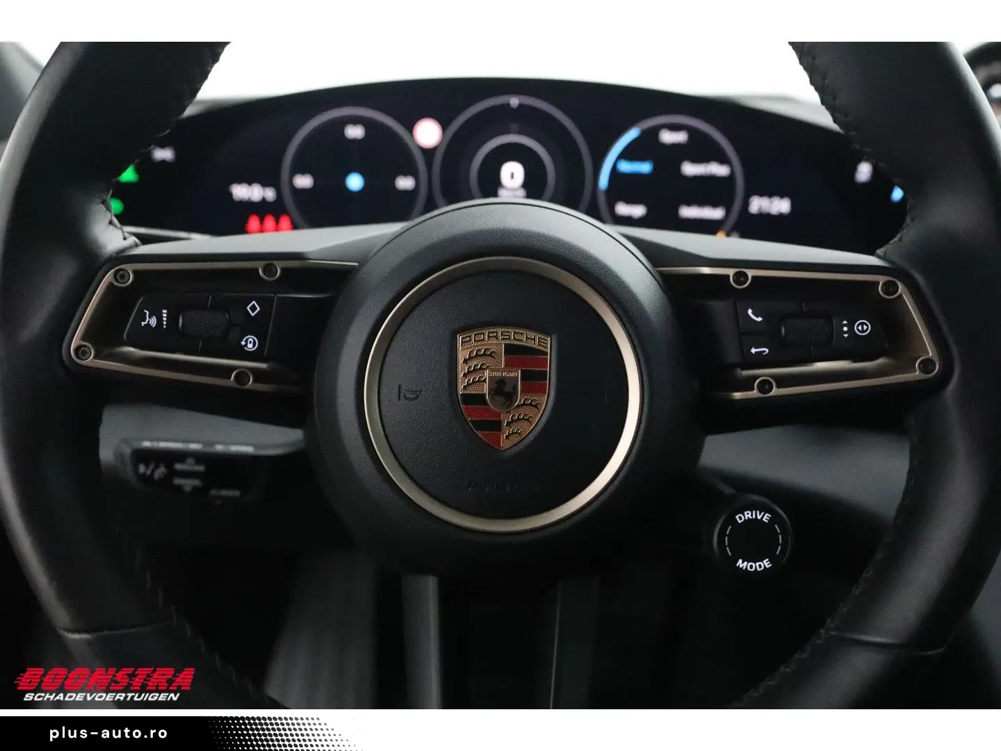 PORSCHE Taycan 4S Performance 93kWh Chrono PASM PDLS  36