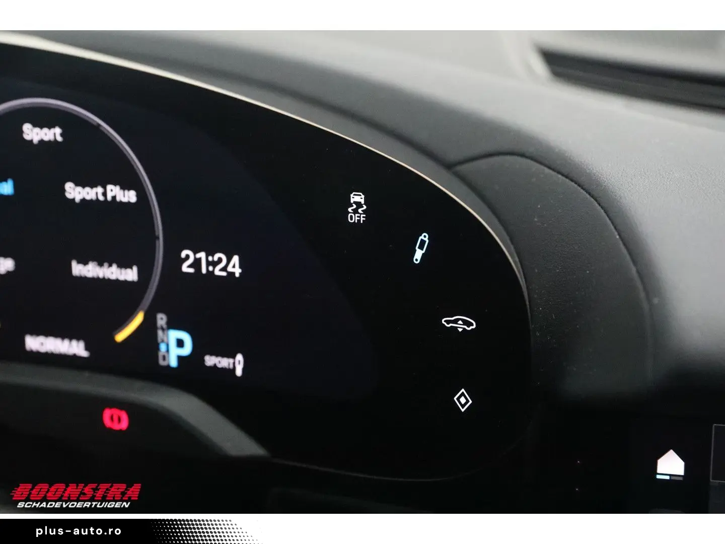 PORSCHE Taycan 4S Performance 93kWh Chrono PASM PDLS  36