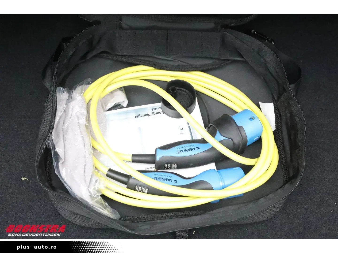 PORSCHE Taycan 4S Performance 93kWh Chrono PASM PDLS  36